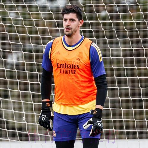 再遭重伤!官方:库尔图瓦训练中右膝半月板撕裂 再遭重伤!官方:库尔图瓦训练中右膝半月板撕裂